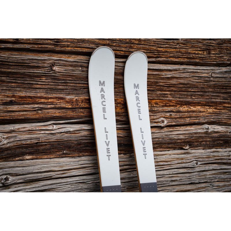 Ski Light 83, un ski femme sportif et polyvalent