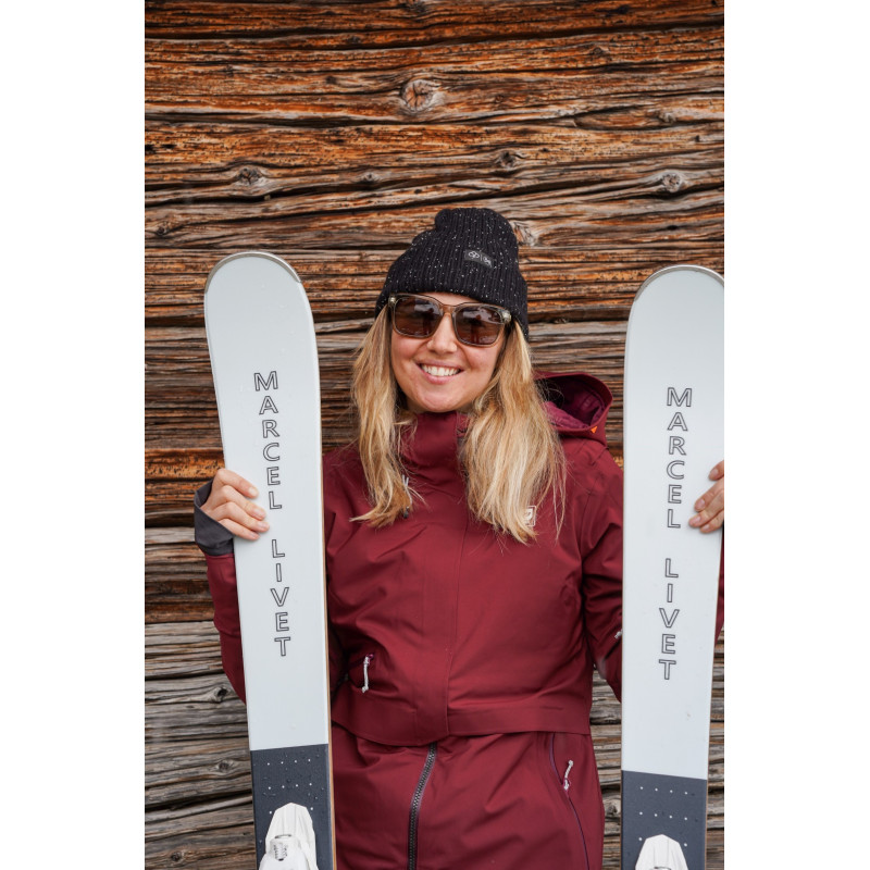 Ski Light 83, un ski femme sportif et polyvalent